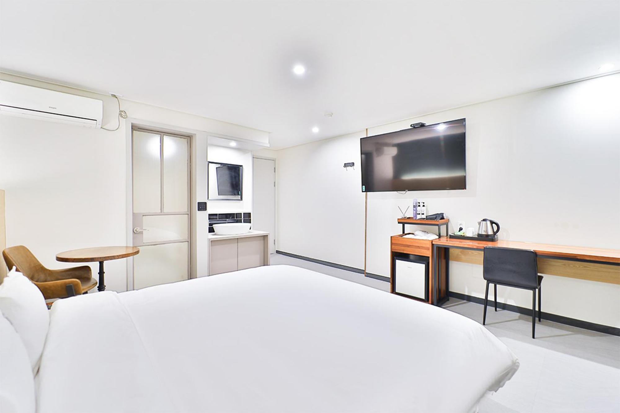 Calm Rest Hotel Busan Sasang エクステリア 写真