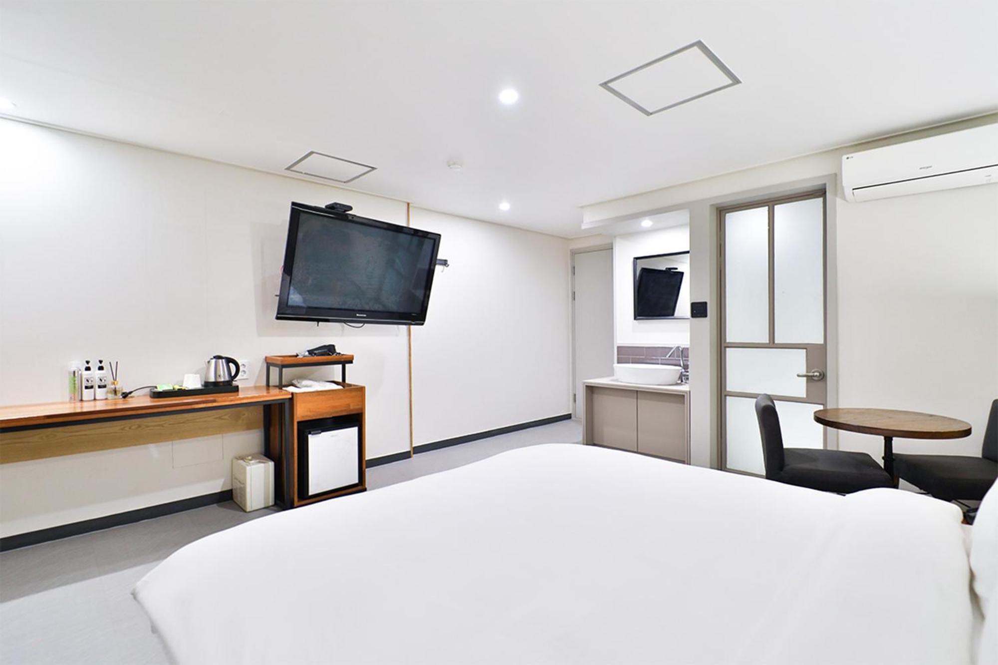 Calm Rest Hotel Busan Sasang エクステリア 写真