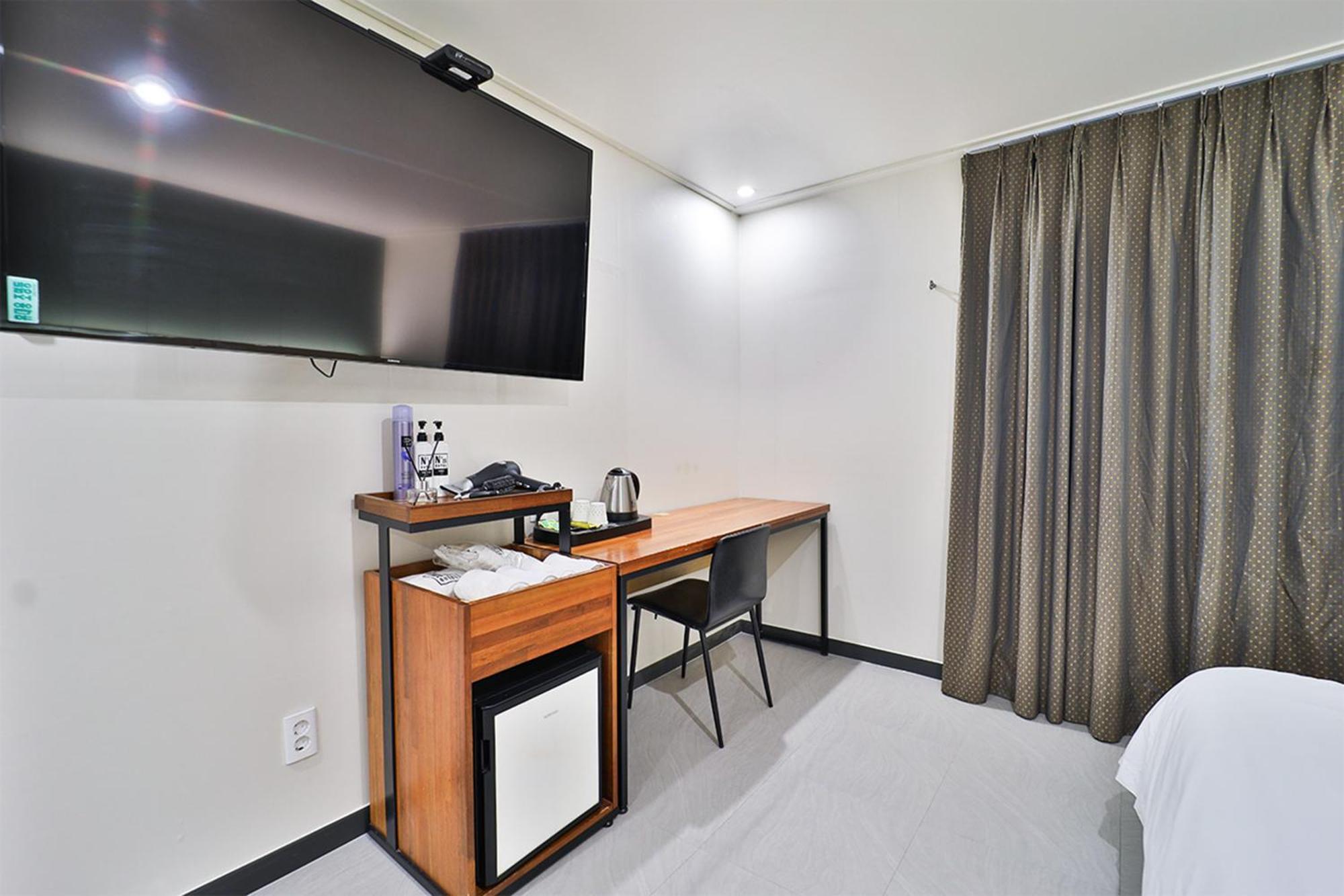 Calm Rest Hotel Busan Sasang エクステリア 写真