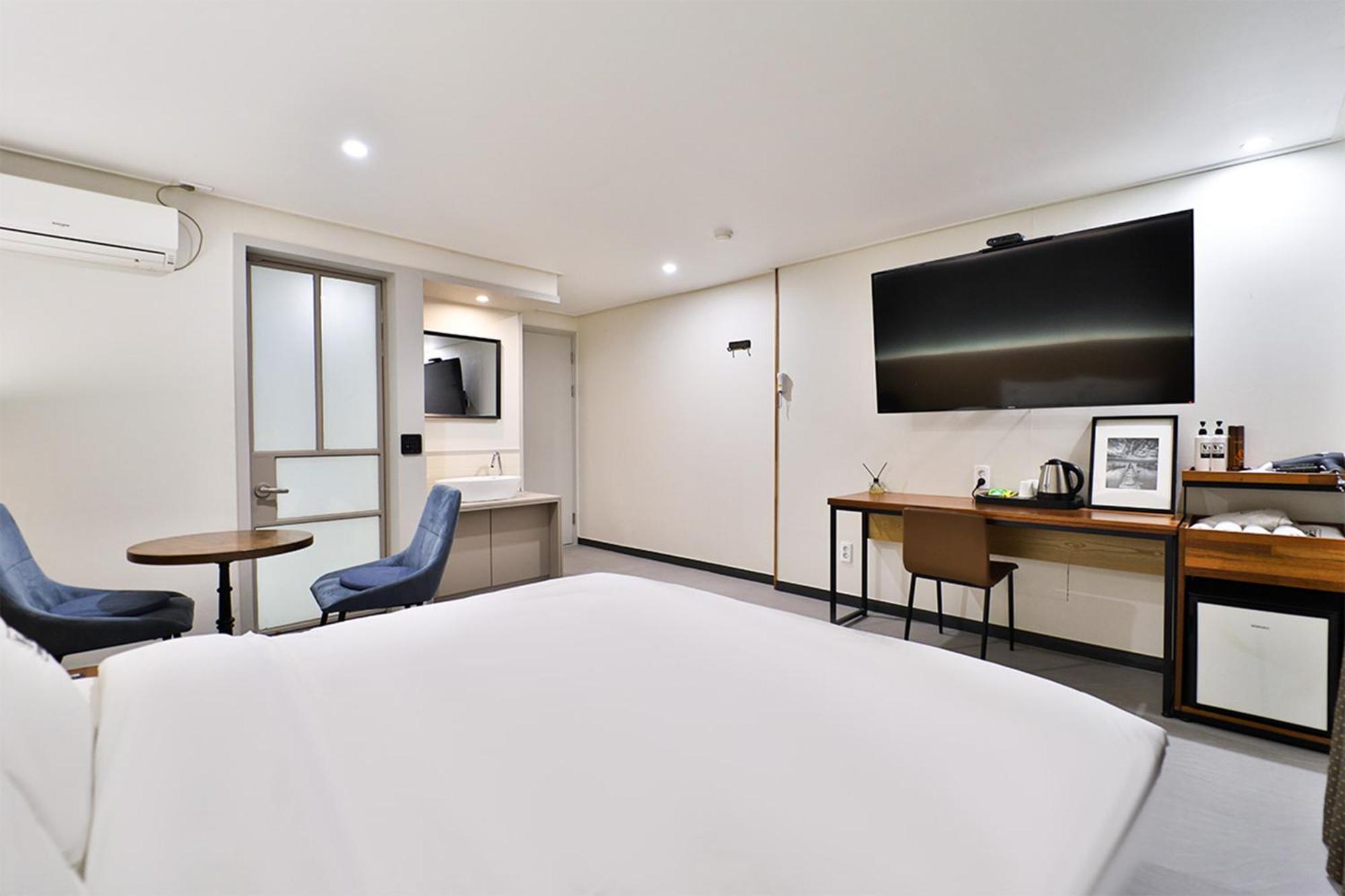 Calm Rest Hotel Busan Sasang エクステリア 写真