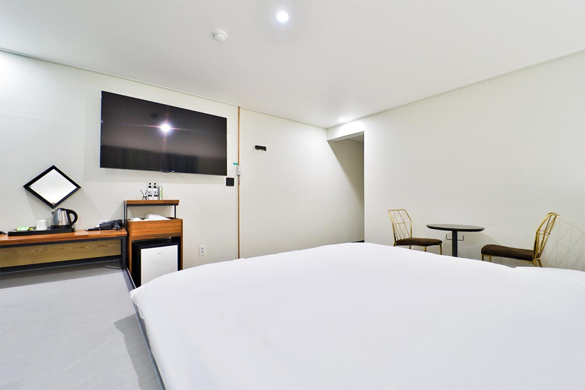 Calm Rest Hotel Busan Sasang エクステリア 写真
