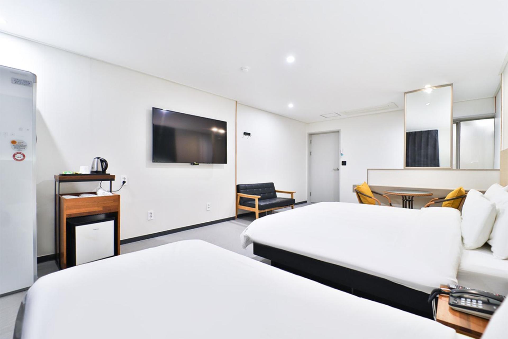 Calm Rest Hotel Busan Sasang エクステリア 写真