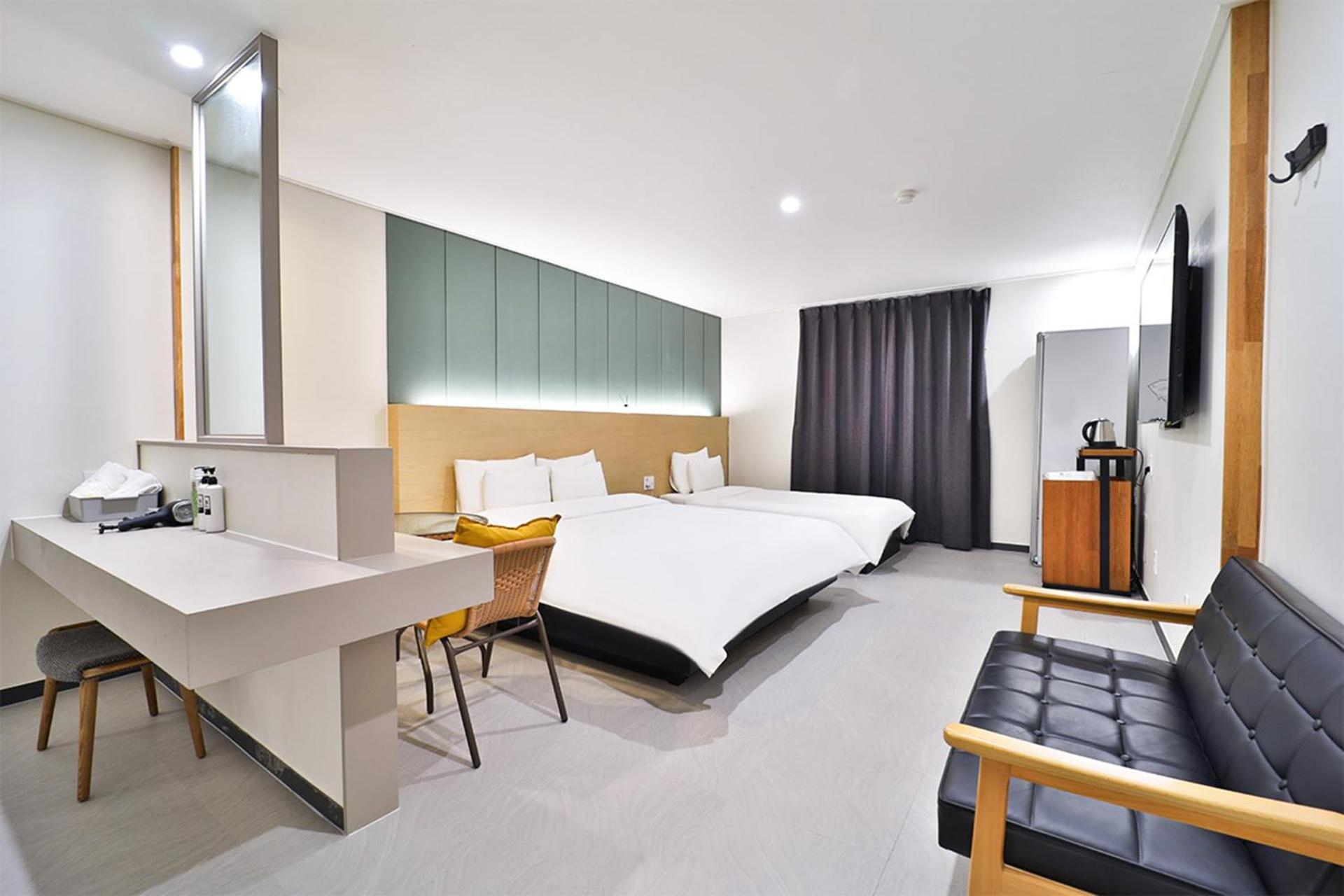 Calm Rest Hotel Busan Sasang エクステリア 写真