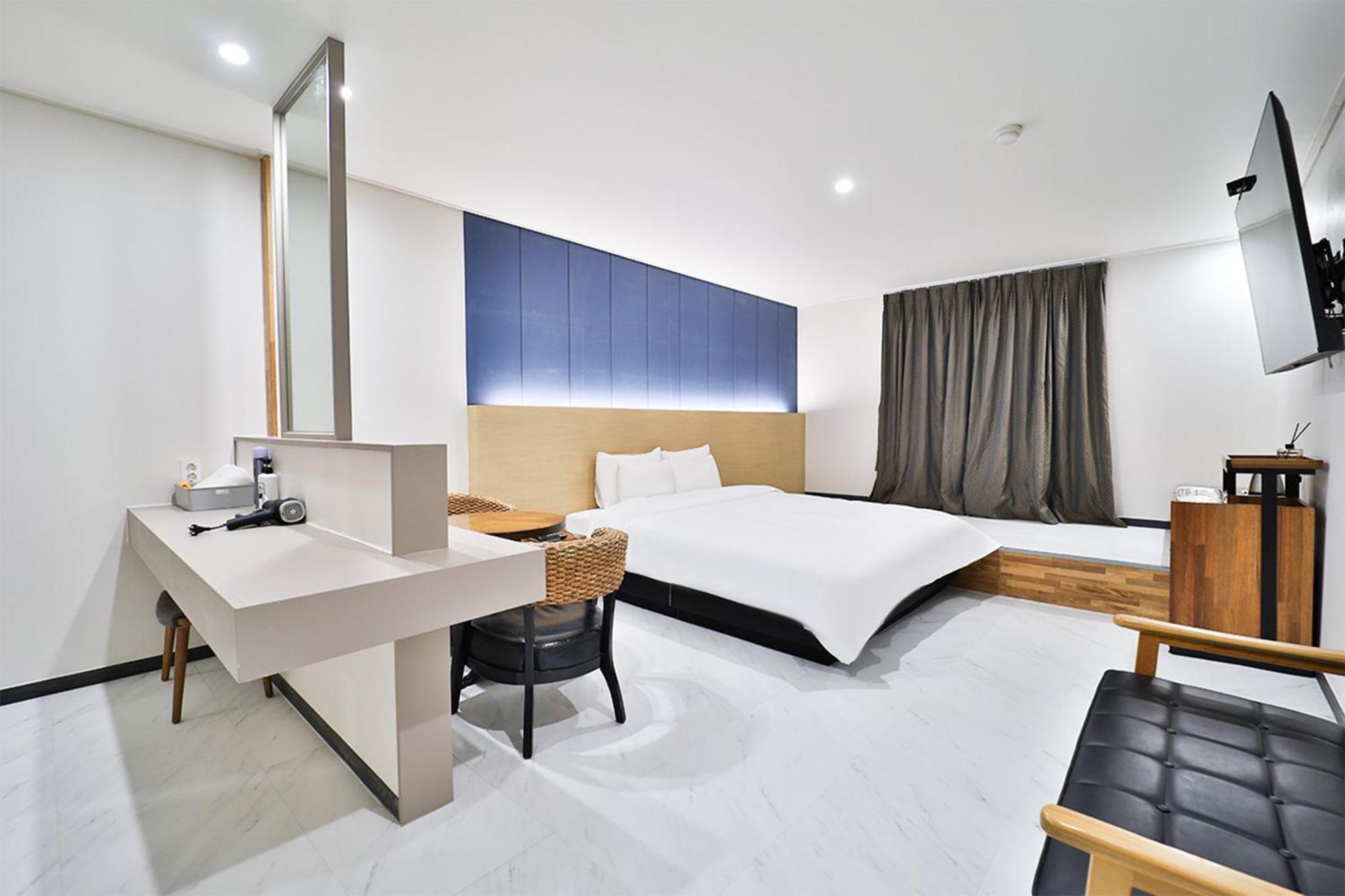 Calm Rest Hotel Busan Sasang エクステリア 写真
