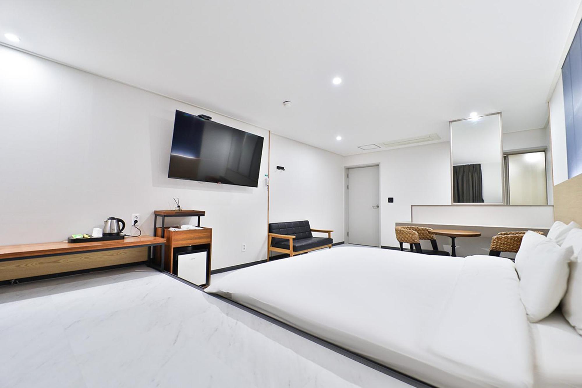 Calm Rest Hotel Busan Sasang エクステリア 写真